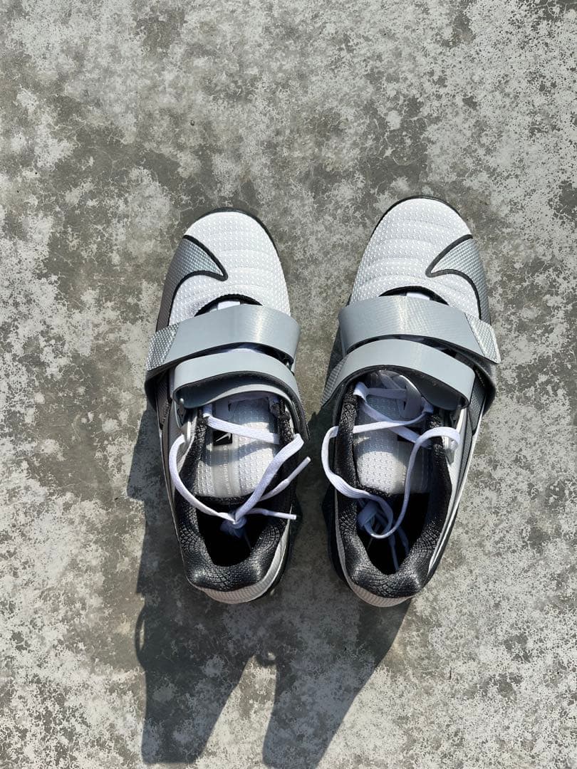 ナイキ ロマレオス 4 SE 26.0cm