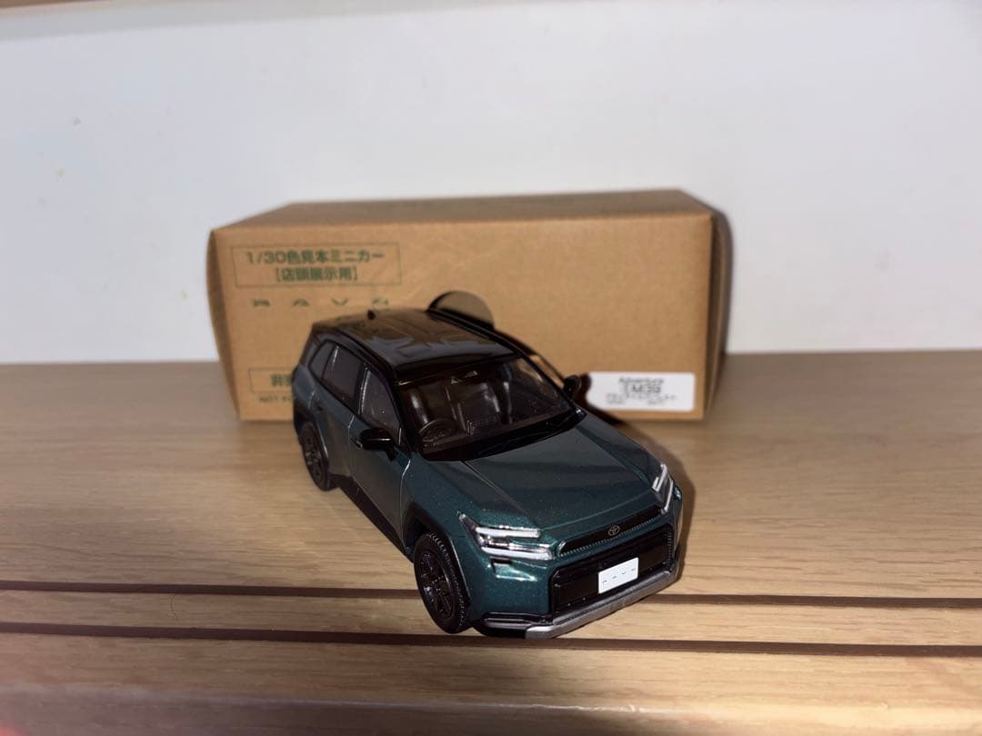 トヨタ RAV4 ミニカー カラーサンプル ブラック×エバーレスト【非売品】