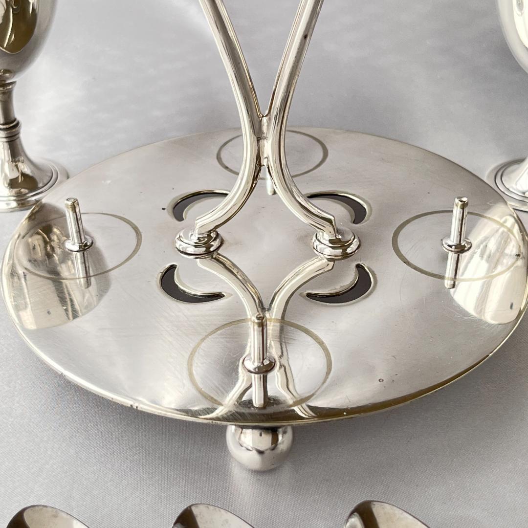 【William Huttonn】アールデコ エッグクルーエ エッグカップ