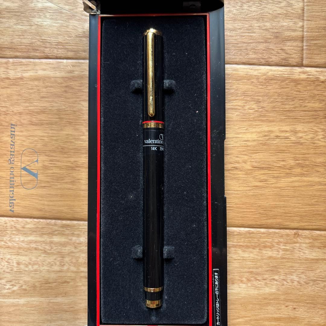 Valentino Garavani 万年筆 18K