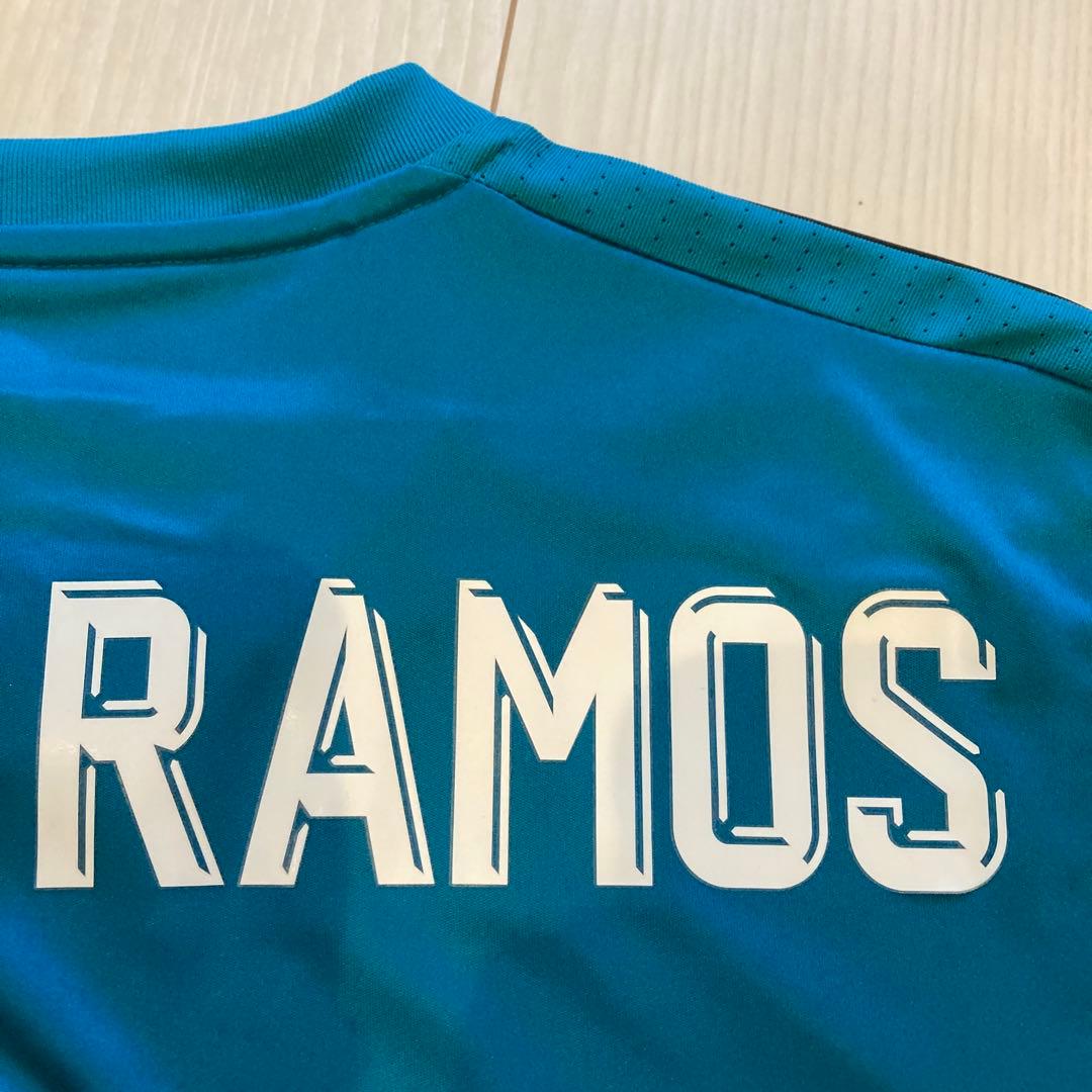 セルヒオラモスネーム入り　17/18 レアル・マドリードサードユニフォーム