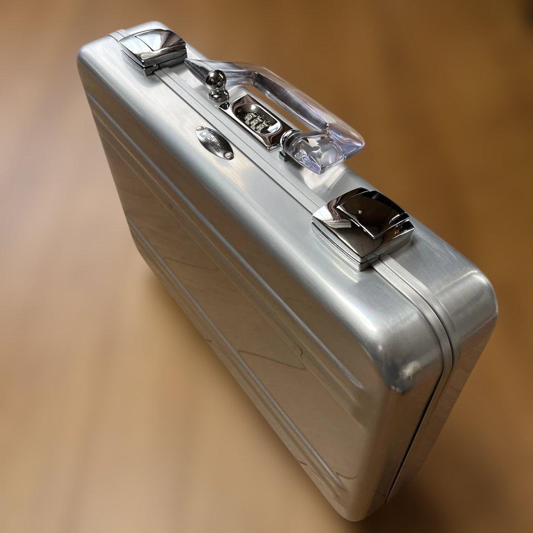 ZERO HALLIBURTON アタッシュケース