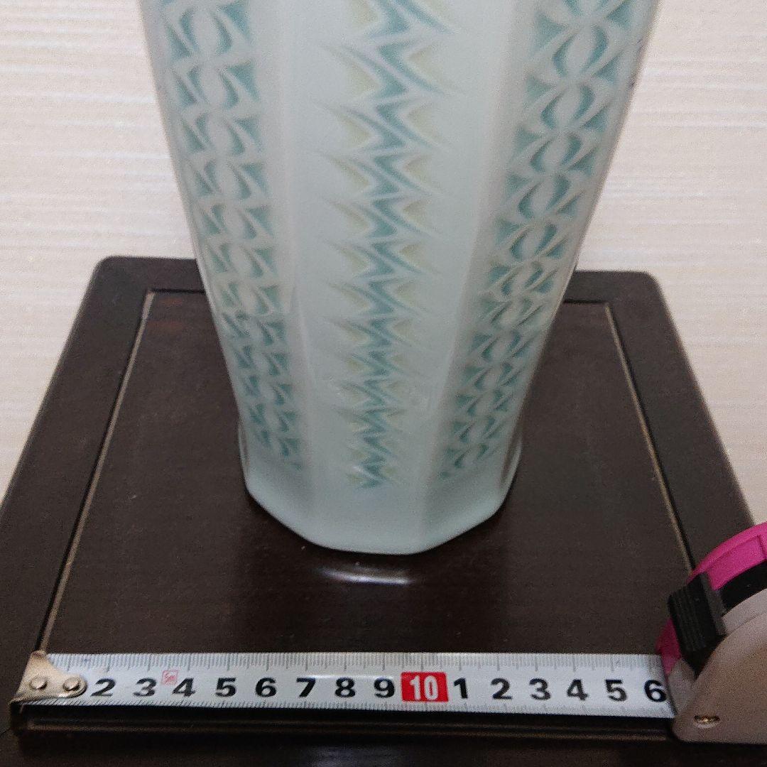 伊東翠壺の花瓶です。