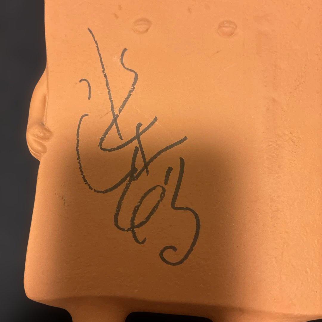 陶器製フィギュア アーティストサイン入り