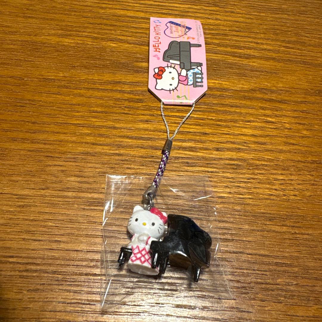 ハローキティ 伊藤楽器100周年ピアノ フルート　ストラップ 2個セット
