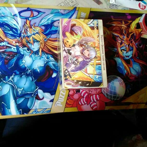 スリーブとプレイマット