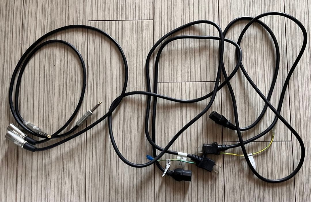 YAMAHA HS5Wペア＋スピーカースタンド+ XLR TRS ケーブル