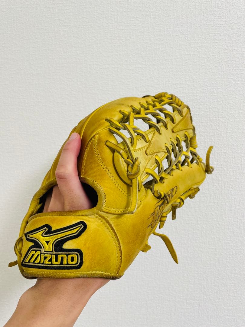 ミズノ　Mizuno Gaucho 軟式グローブ 右投げ用 イエロー　外野手向き