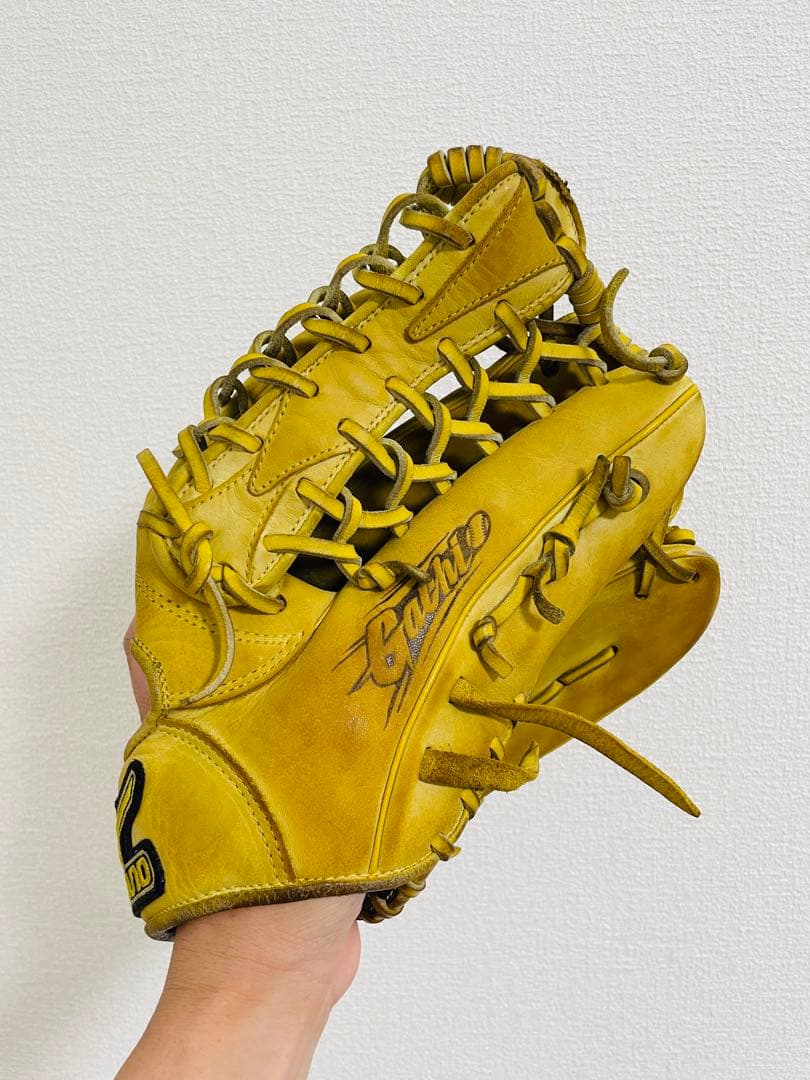ミズノ　Mizuno Gaucho 軟式グローブ 右投げ用 イエロー　外野手向き