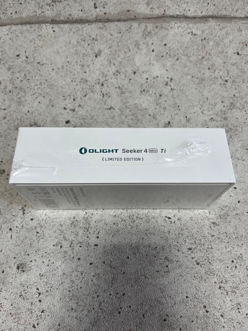 限定 olight Seeker 4 Mini チタン EDCライト＋UVライト
