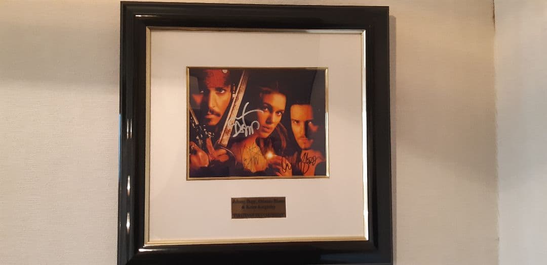 パイレーツオブカリビアン　三人サイン入り