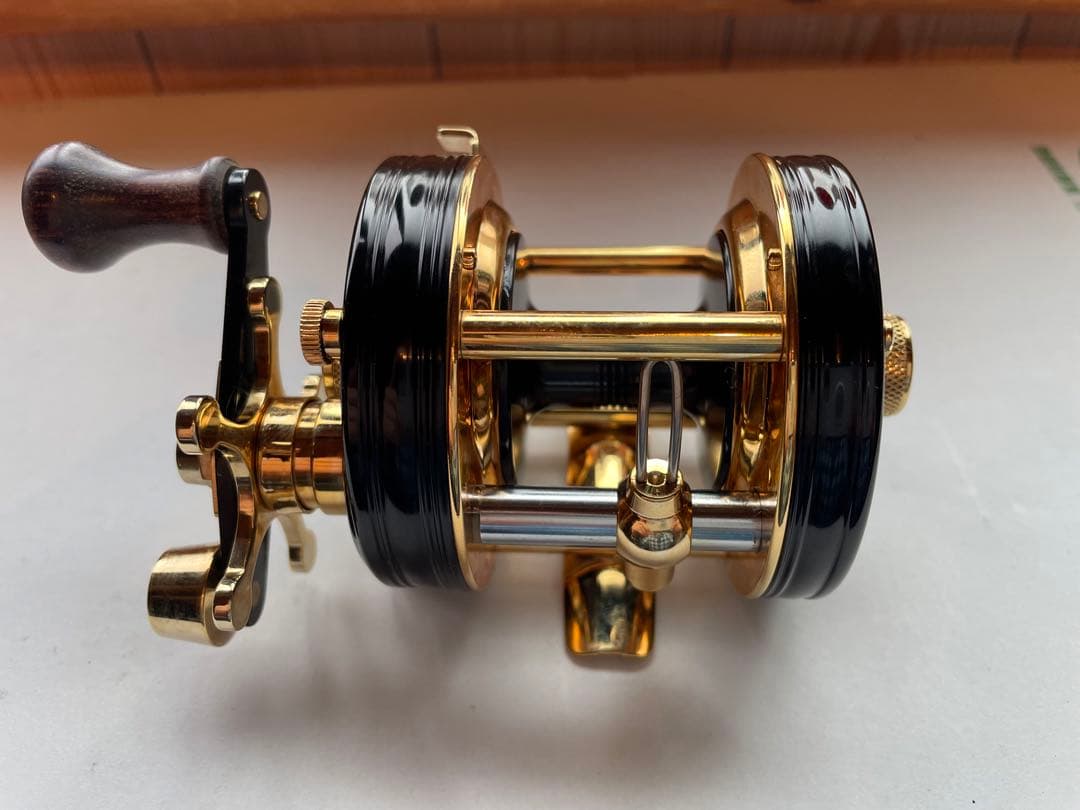 You　アブ アンバサダー Abu 5500CDL 新品未使用　ウッドノブ