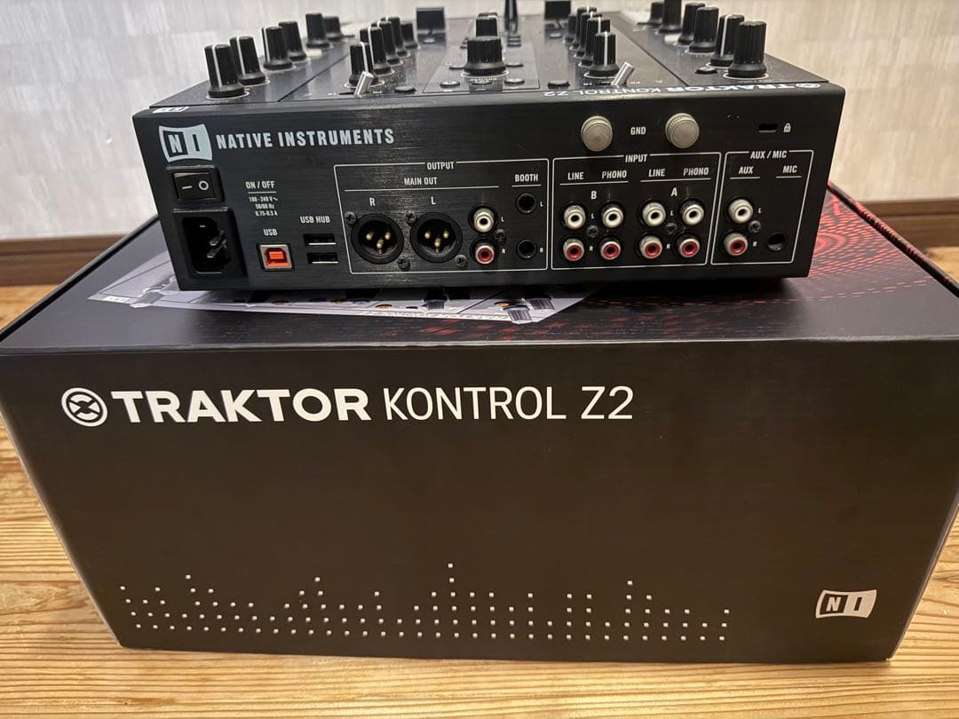 DJ機材 NATIVE INSTRUMENTS TRAKTOR KONTROL Z2