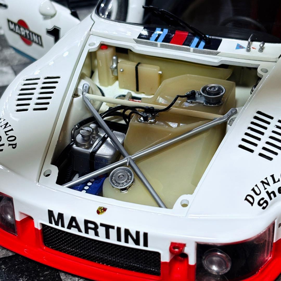 1/18 EXOTO ポルシェ 935 マルティニ レーシング 1976