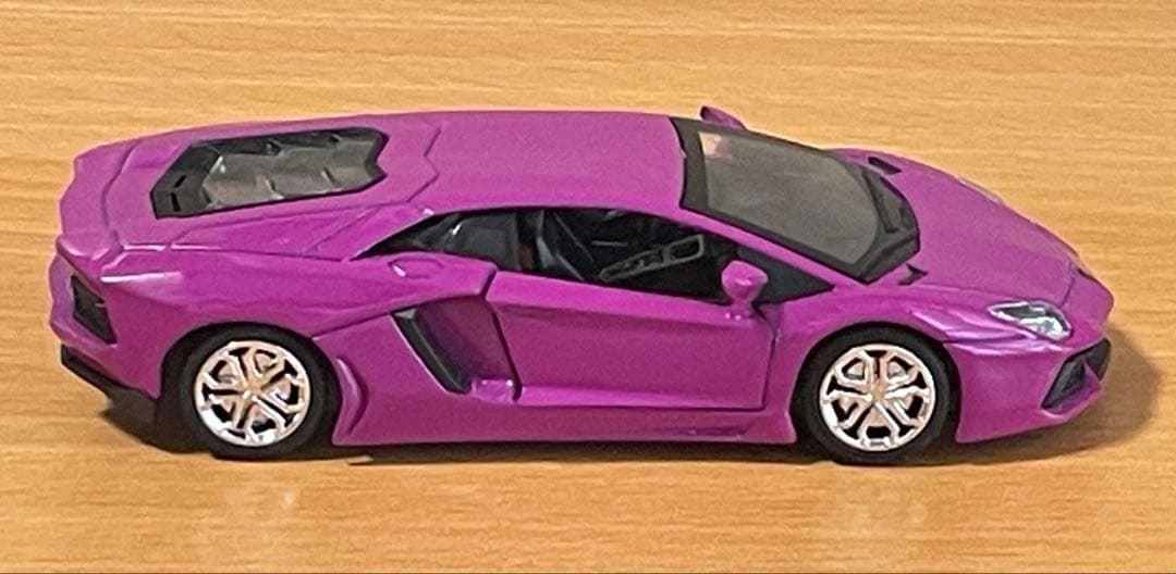 北箱　ミニカーランボルギーニ アヴェンタドール パープル