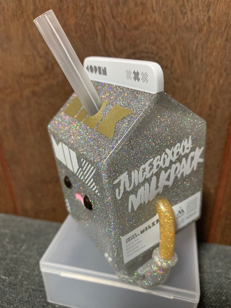 ジュースボックスボーイ　ミルクパック（T-BASE銀座限定カラー）