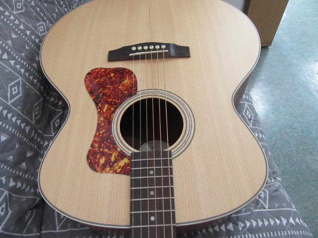 GUILD F-240E　中古美品