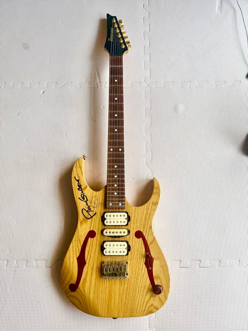 【さらにさらに値下げしました！】PaulGilbert直筆サイン入エレキギター