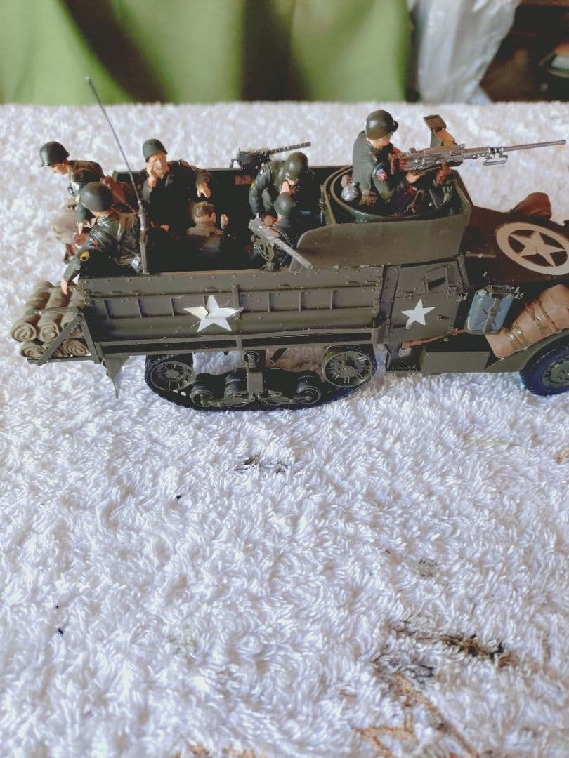 新春セール！パットン大戦車軍団兵員輸送車M3A2 1/35フィギュア9体