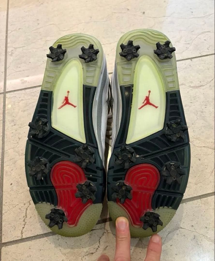 ゴルフシューズ Air Jordan 4 ホワイトセメント