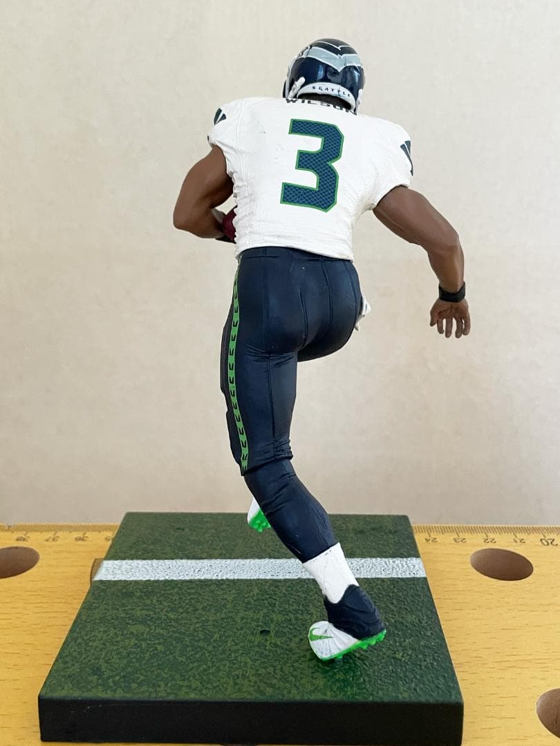 ラッセル・ウィルソン シアトル・シーホークス マクファーレン フィギュア