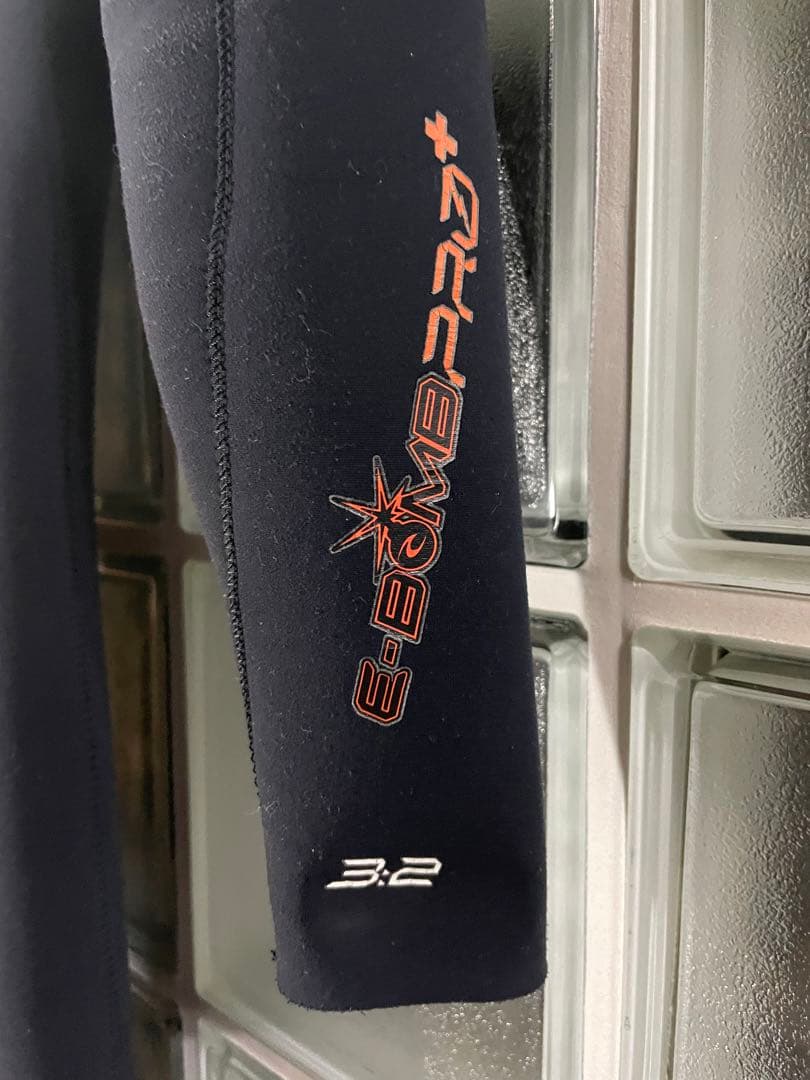 RIP CURLリップカールウェットスーツ　メンズ　 サーフィン　2mm×3mm