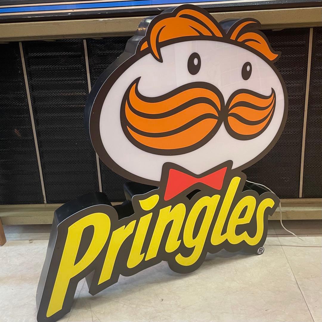 Pringles ディスプレー　LEDロゴサイン