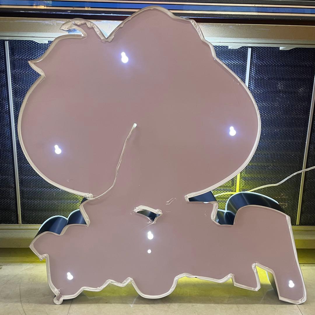 Pringles ディスプレー　LEDロゴサイン