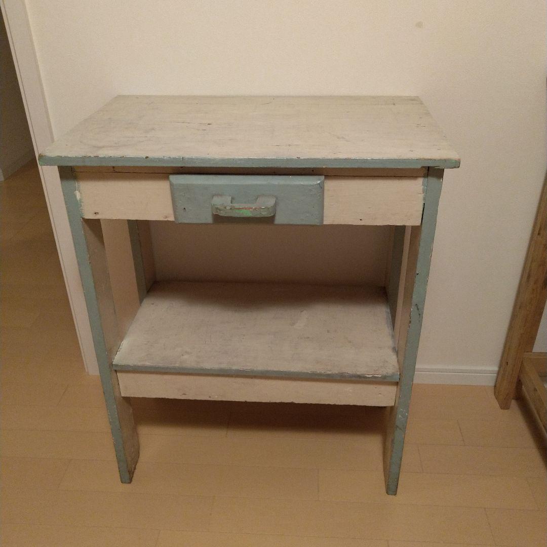 アンティーク小さめの机