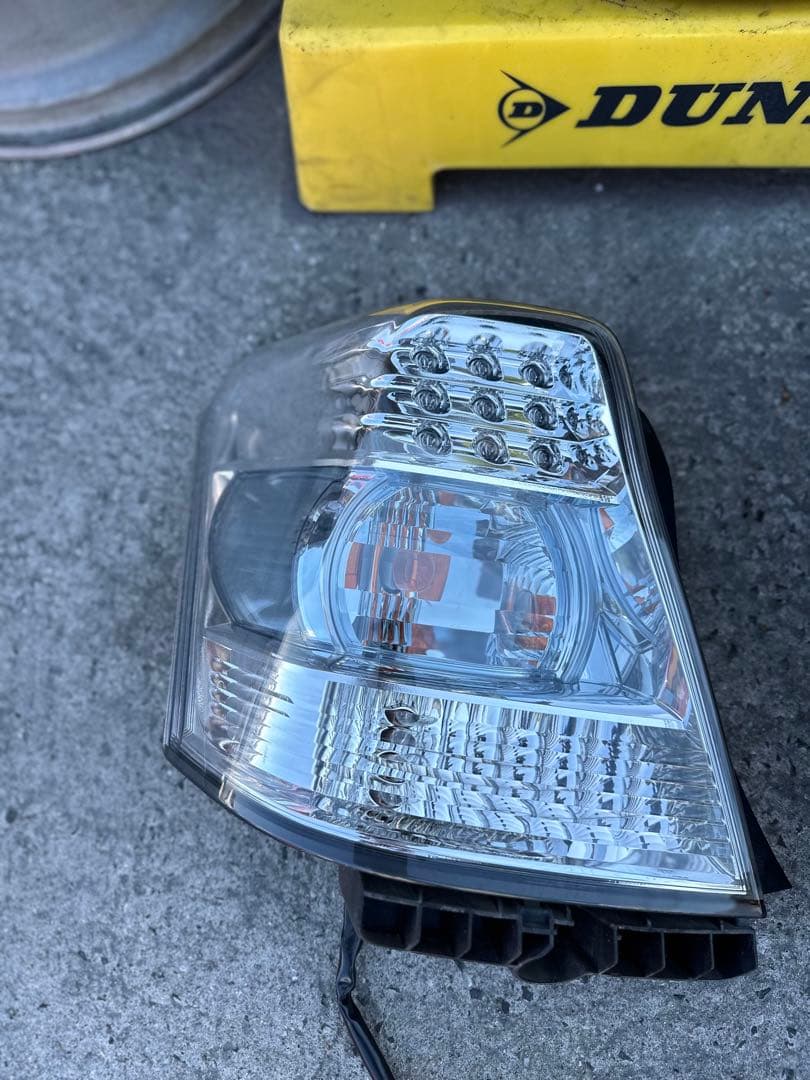 トヨタ　SAI テールランプ　右左セット　一台分