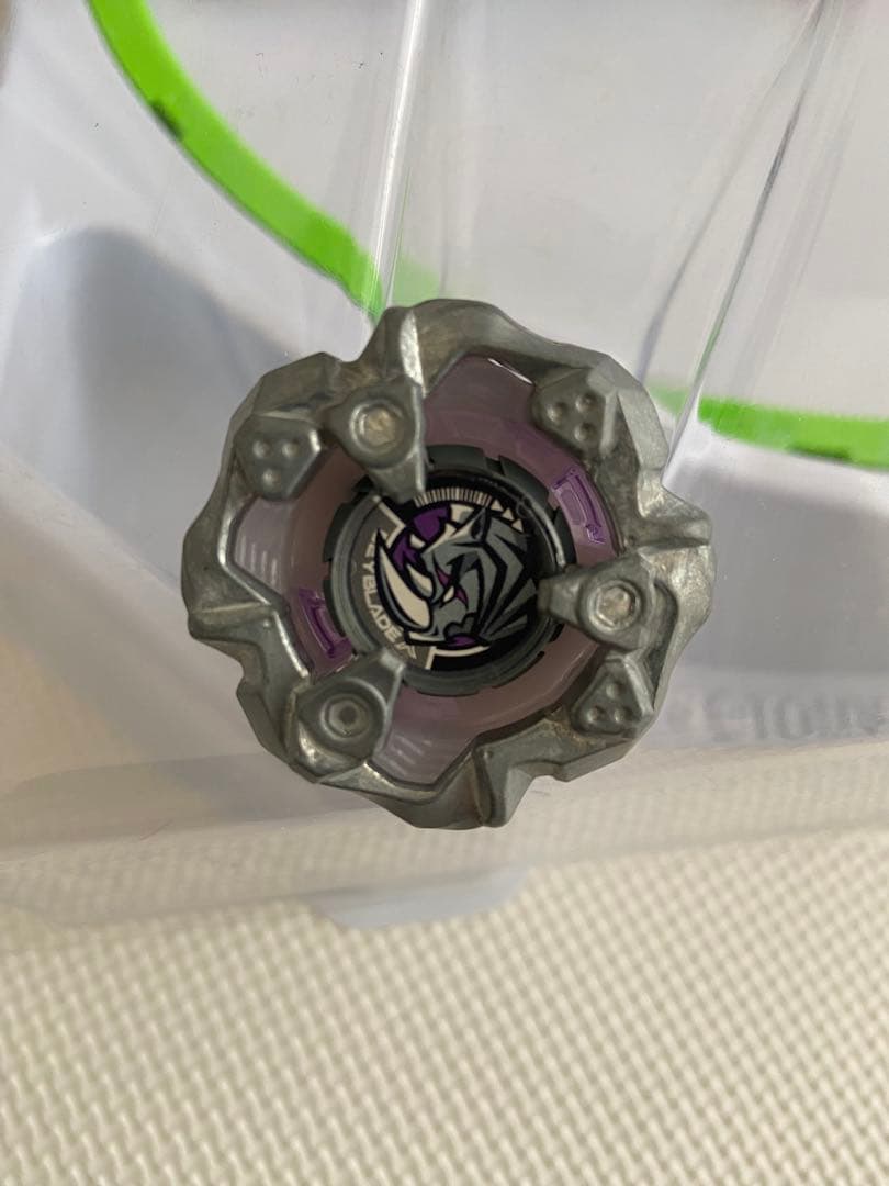 BEYBLADE X セット(スタジアム、ランチャー4個、ベイ7個)