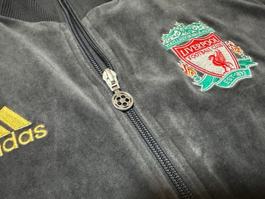 【激レア・超人気】adidas リバプールFC ベロアジャケットグレー