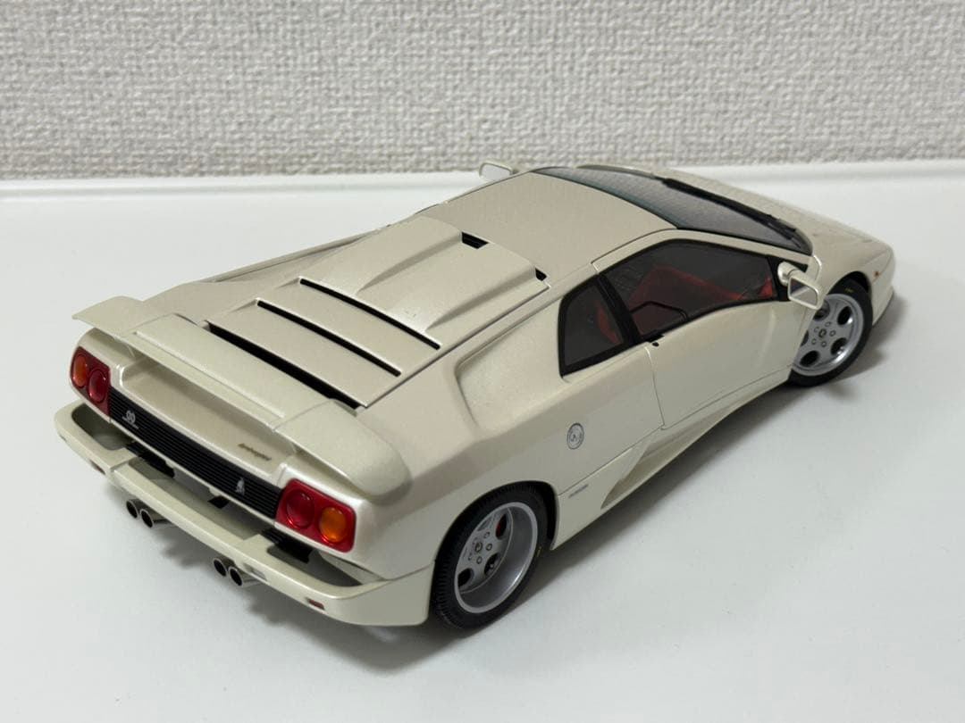 1/18 ランボルギーニディアブロSE30イオタ　オートアート