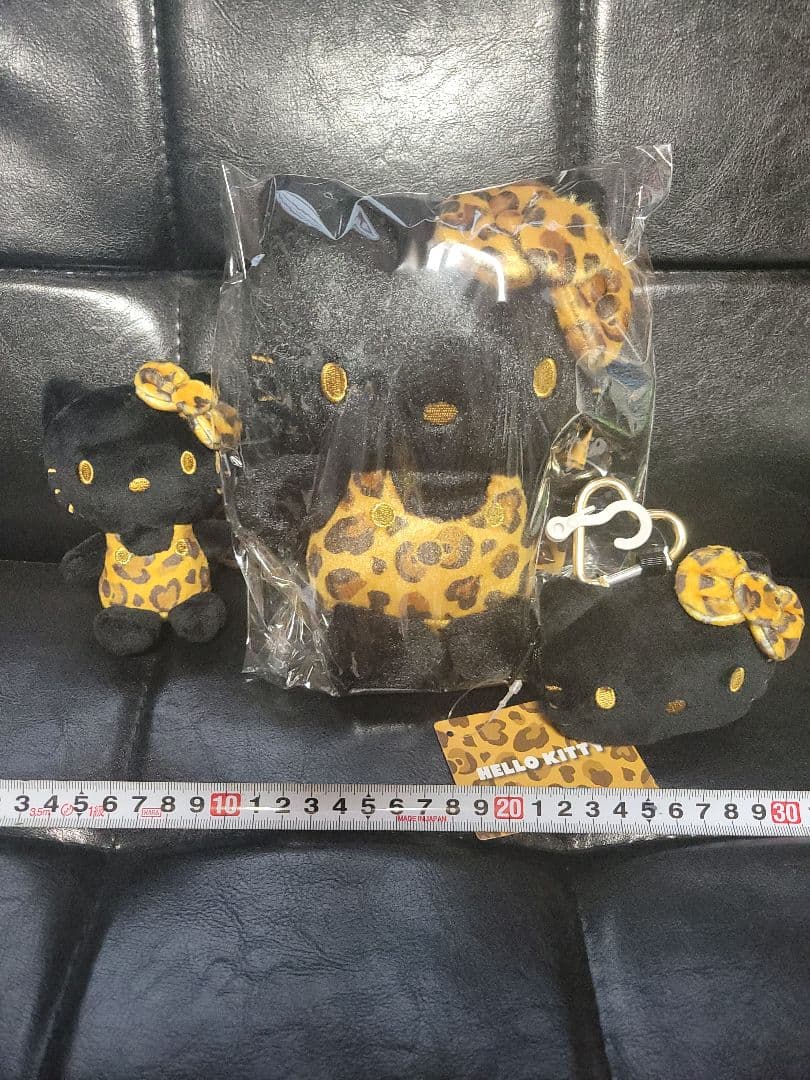 ハローキティ　ヒョウ柄　3点セット　サンリオ　マスコット　キーホルダー　ポーチ