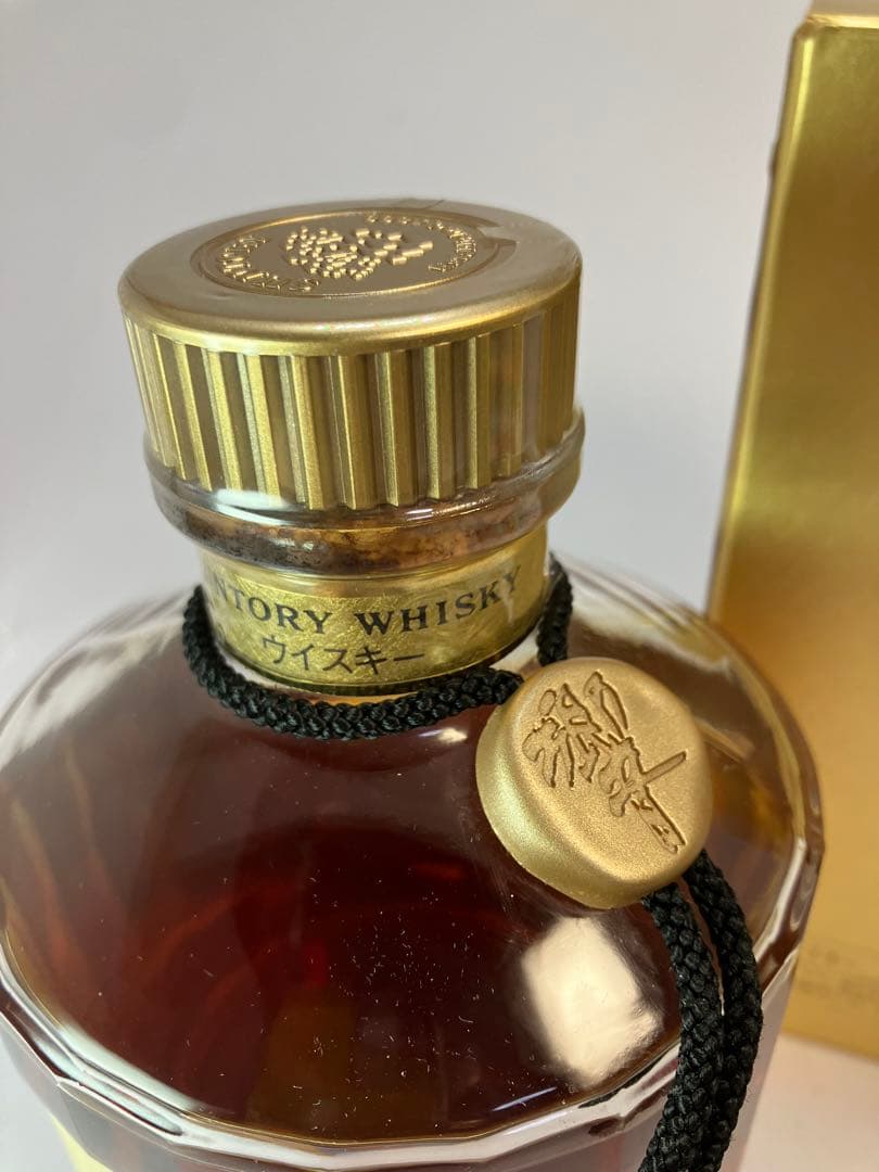 サントリーウイスキー響　裏ゴールドラベル　金キャップ　箱付き　未開封