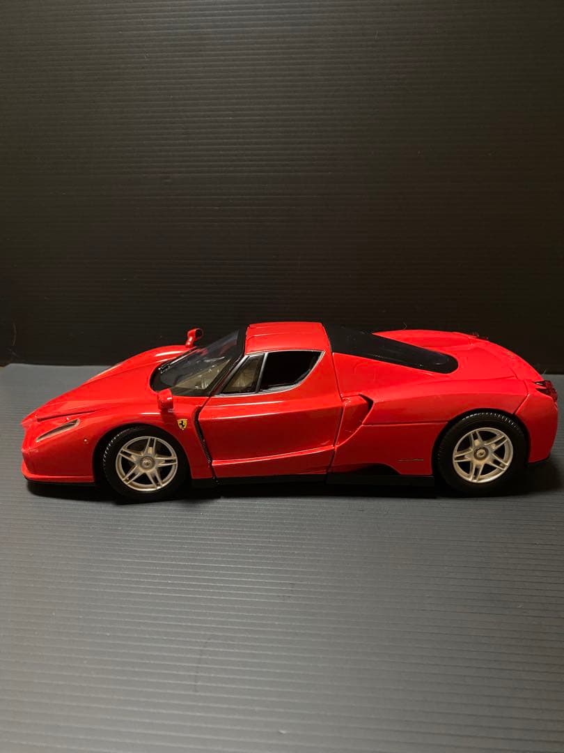 Ferrari Enzo 1/18 赤　エンッオ　フェラーリ