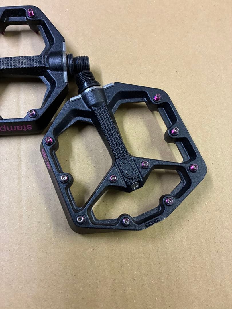 Crankbrothers Stamp7 フラットペダル burakku