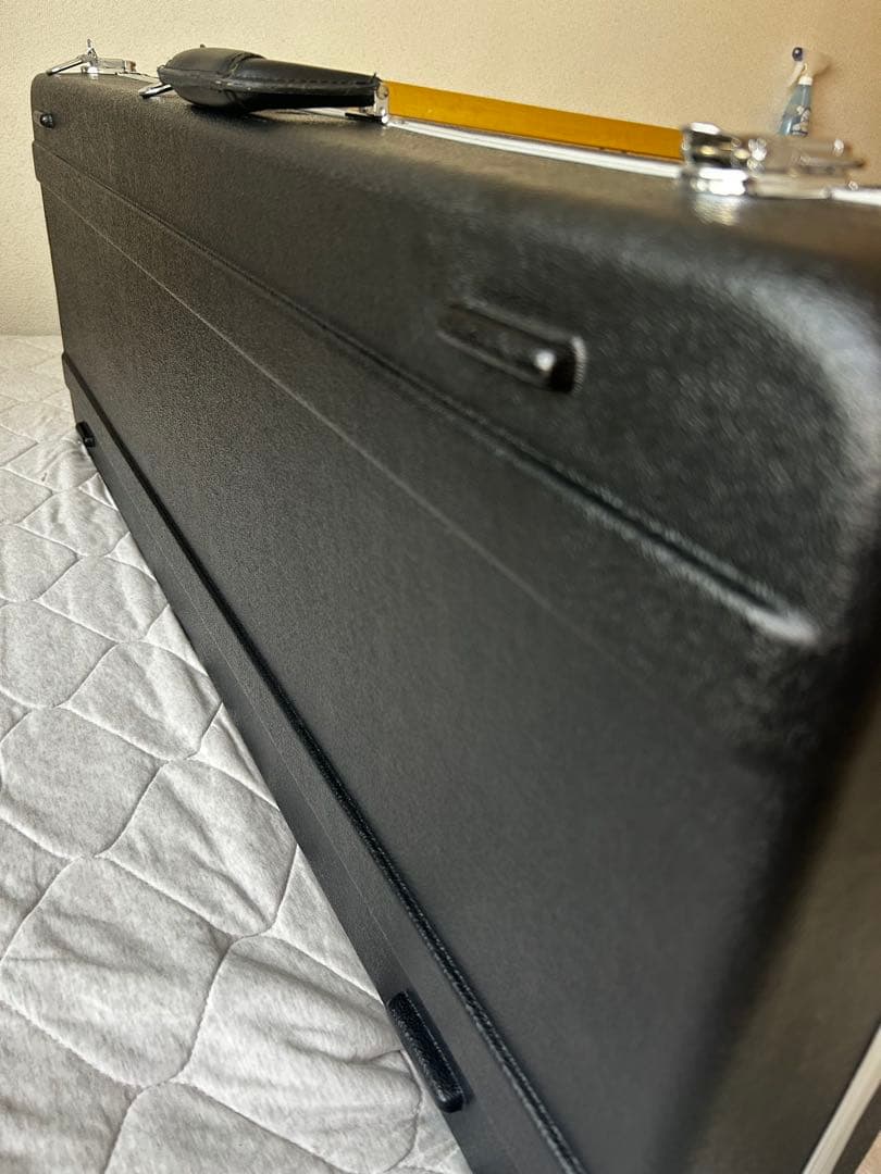 y*m様 ブラック＆ゴールド　超クールなテレキャスター　VH-1搭載　ハードケー