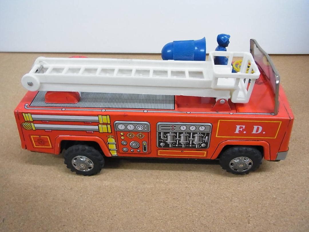 未使用　ブリキ　やのまん サイレン消防車 はしご車 ミステリーアクション　日本製