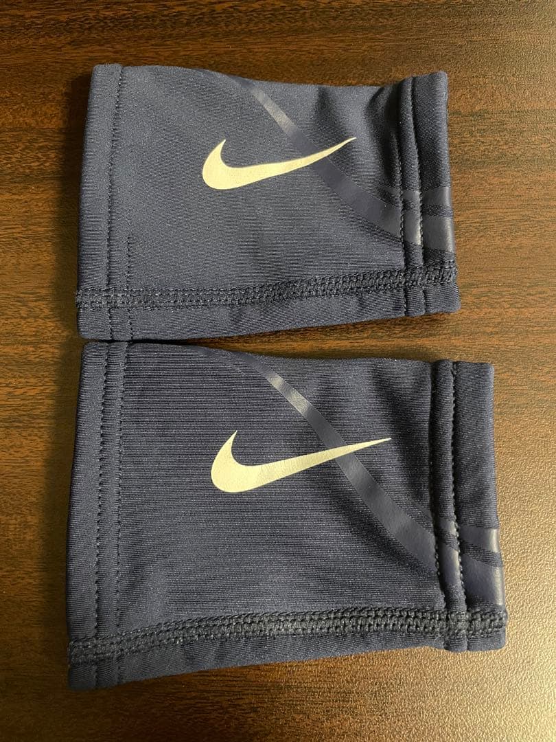 商品説明必読※写真確認後、購入ください。「ナイキ　野球リストバンド」