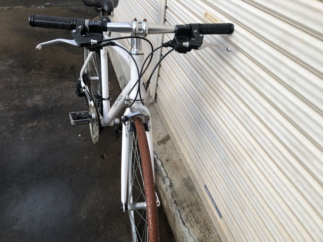 クロスバイクHAZELWOOD自転車7×3=21段変速700×28cホワイト