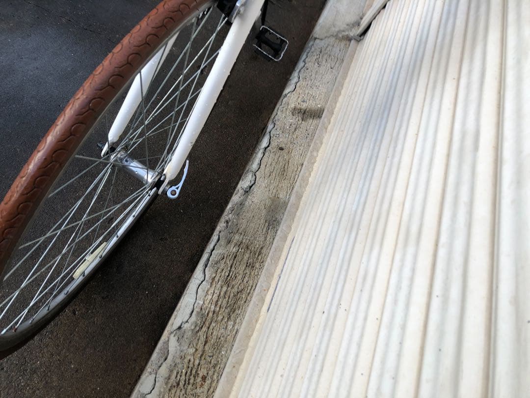 クロスバイクHAZELWOOD自転車7×3=21段変速700×28cホワイト