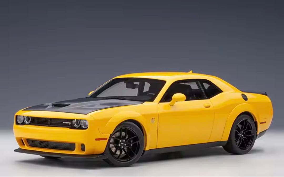 自動車 Dodge Challenger 1:18 diecast model car