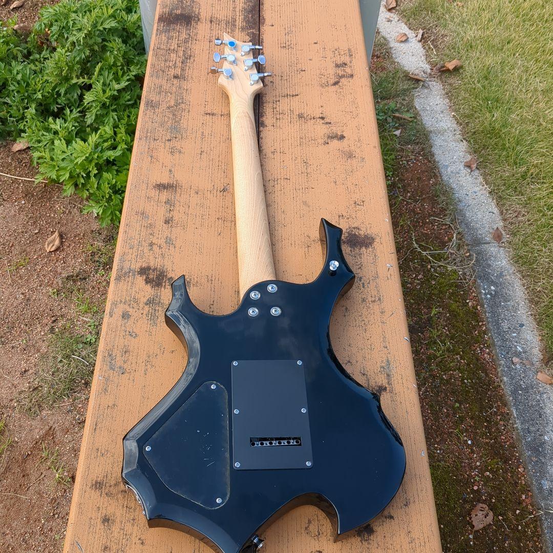 サンバースト エレキギター ユニークデザイン