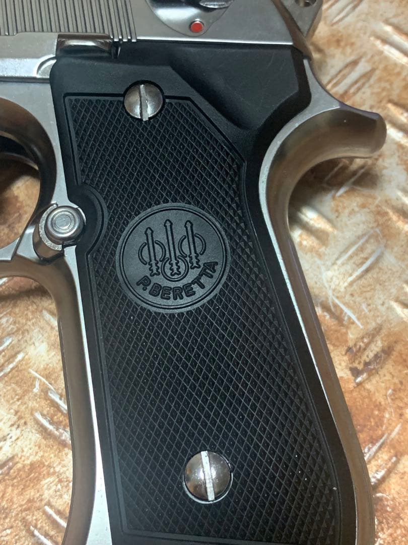 東京マルイ　ガスブローバック ベレッタ M92F クロームステンレス タイプ
