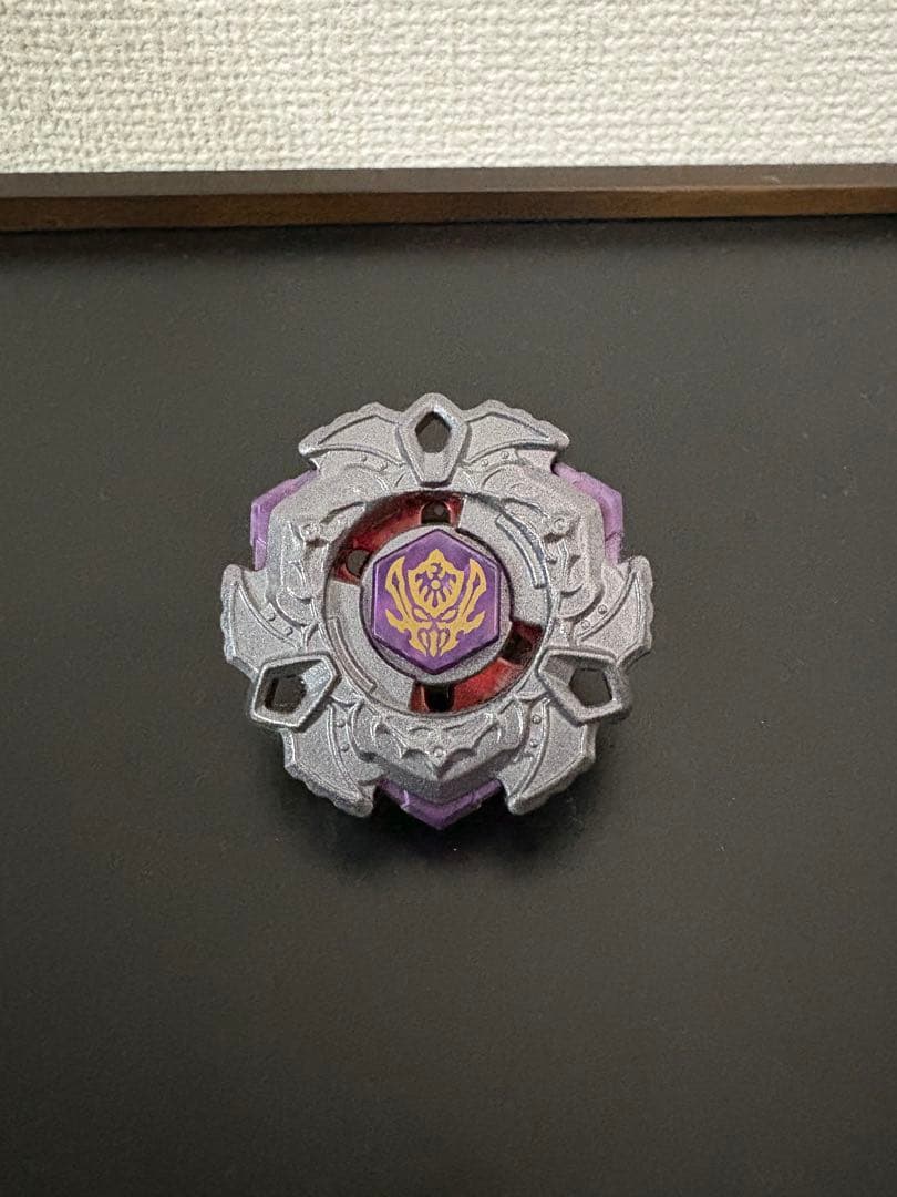 ペ*ン様 メタルファイトベイブレードヴァリアレス大会優勝景品