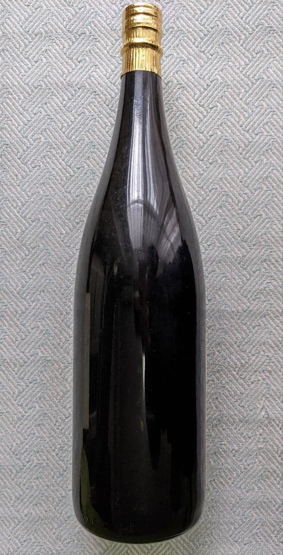 ［28年経過の瓶詰め時熟成10年古酒の貴重な琉球泡盛］43度、1,800ml