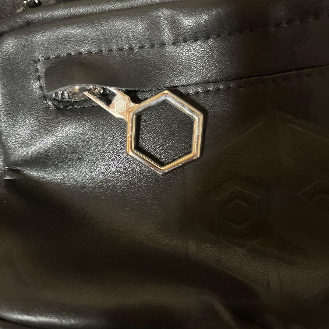 女王蜂 ボディバッグ