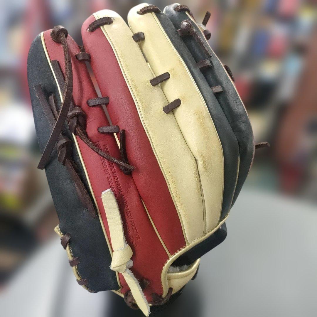 軟式トラスト［カラフルライン］（サイズ32.0cm）外野手用【PG1型】右投用