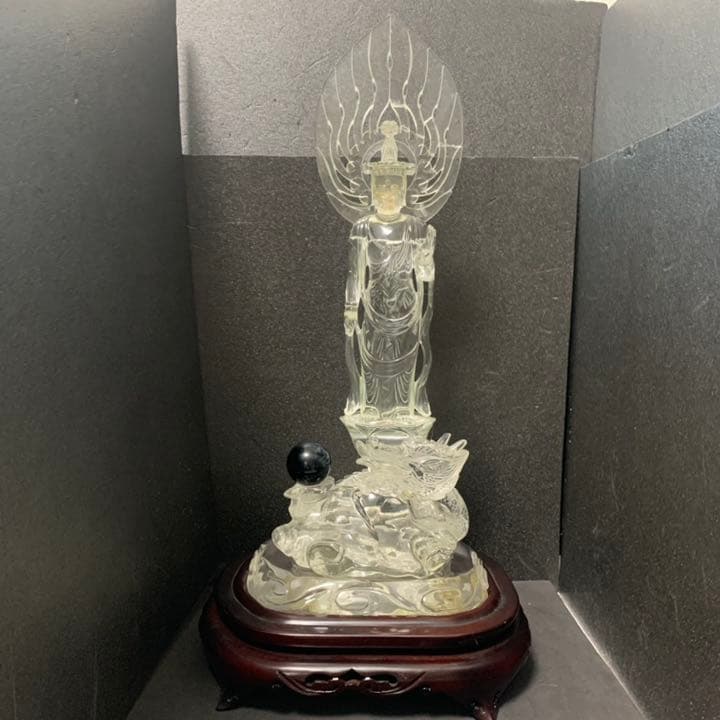 天然水晶　クリスタル　観音菩薩像　龍頭観音　台座付　クオーツ　仏教美術　オブジェ